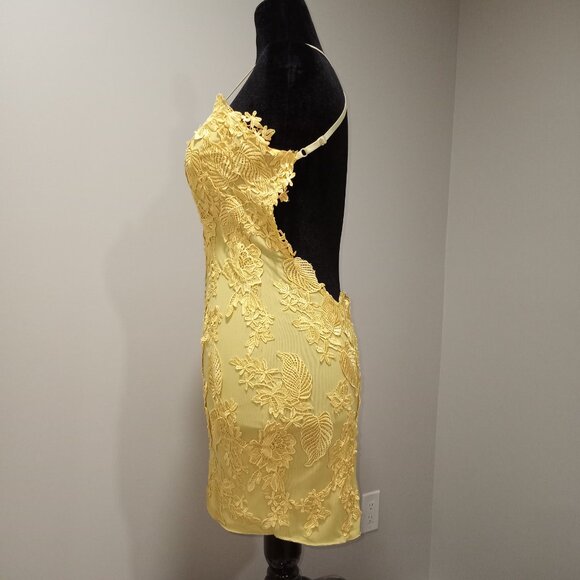 ALBERTO MAKALI BRIGHT YELLOW LEAF APPLIQUE COCKTAIL BACKLESS MINI DRESS SZ L - Picture 6 of 7